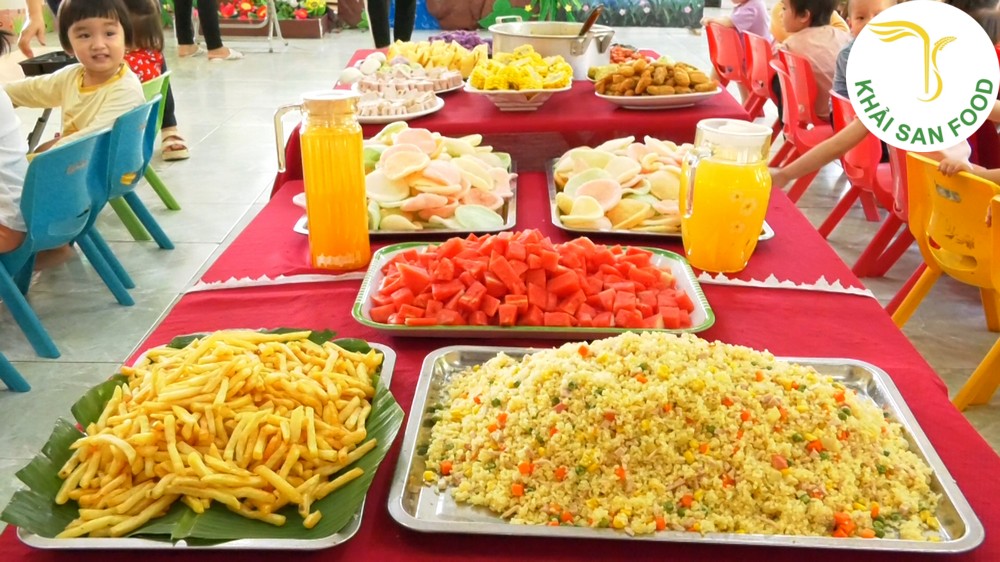 Những lợi ích khi tổ chức tiệc buffet cho trẻ mầm non