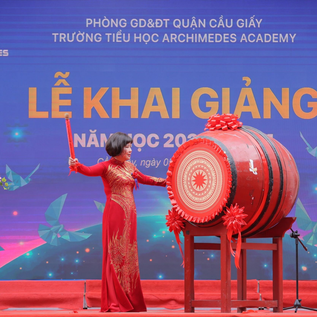 Trang trí sân khấu lễ khai giảng