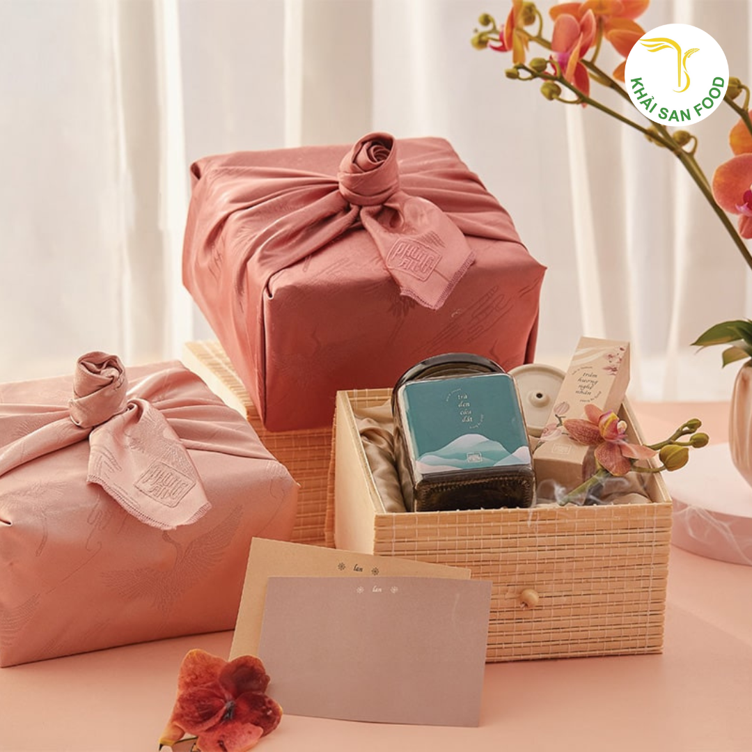 Dùng vải để gói là cách làm sáng tạo và thân thiện môi trường