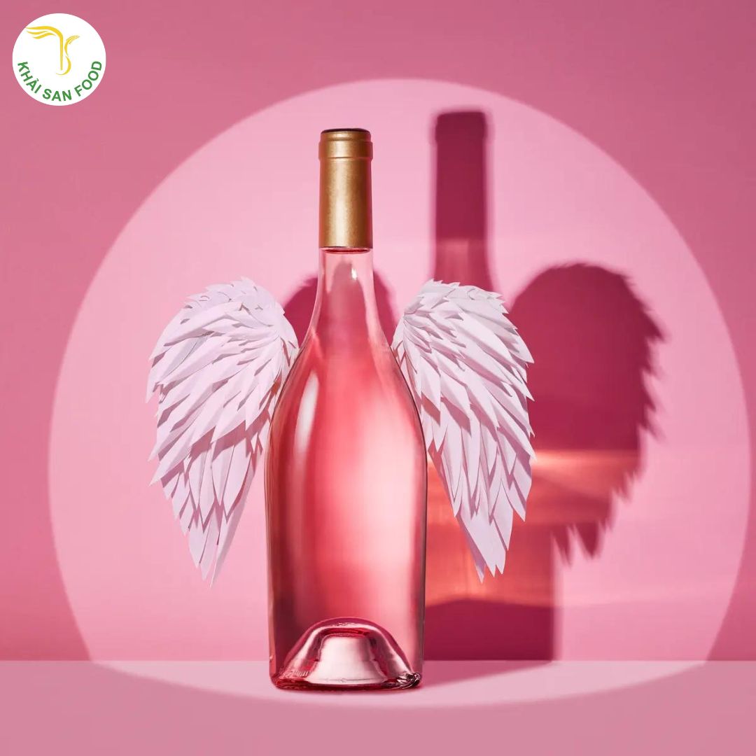 Là một loại rượu đỏ thơm ngon, rượu vang hồng cực kỳ phổ biến đối với những người uống rượu cũng như các nhà đầu tư.