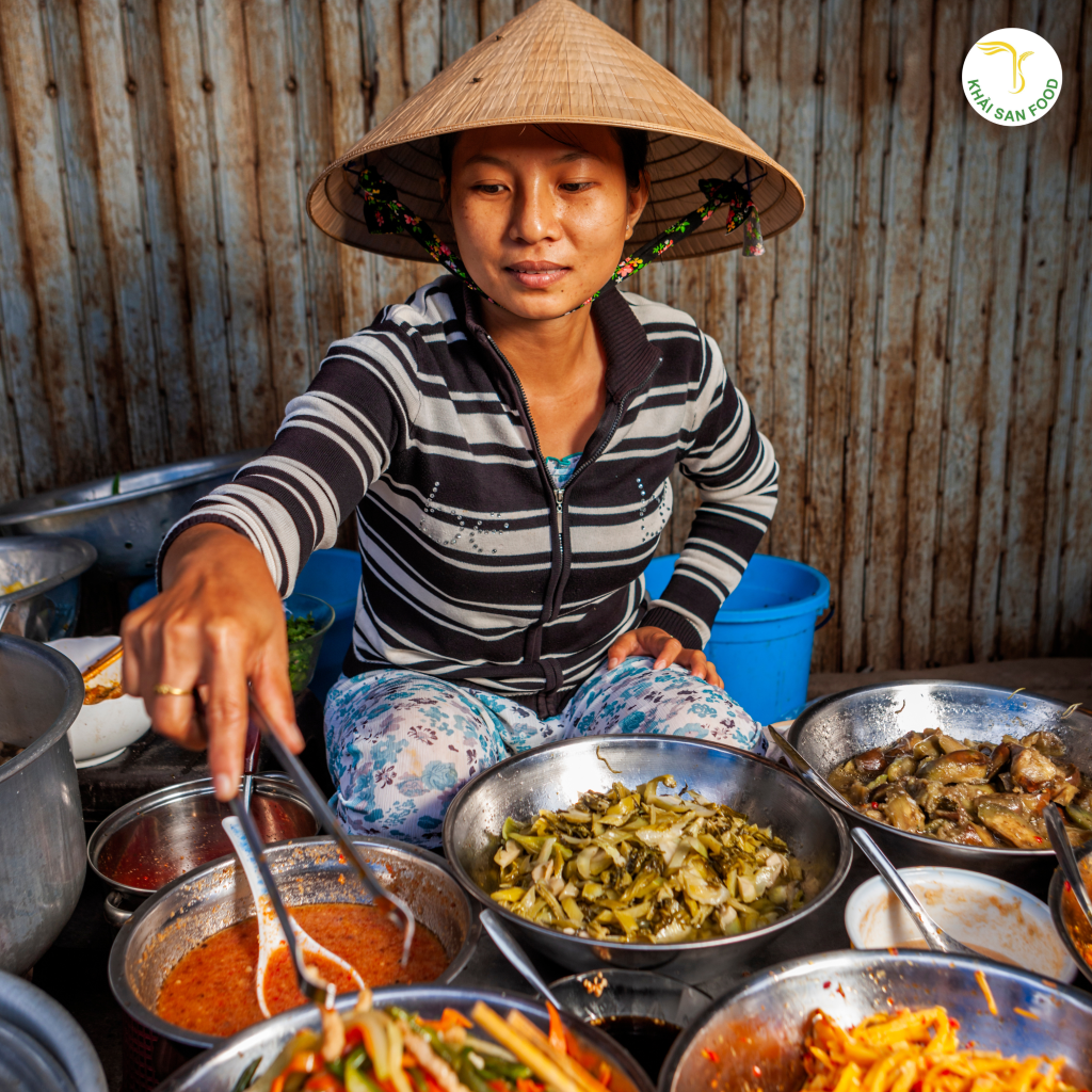 Các loại gia vị nấu ăn của Việt Nam vô cùng đa dạng và phong phú. Tuy nhiên, cách thêm nêm nếm, tỉ lệ từng loại gia vị cho từng món ăn cũng khác biệt. Nấu ăn thì dễ, nhưng làm sao để nấu được món ăn ngon mới là khó