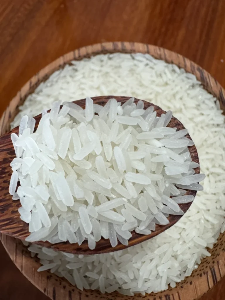 Gạo ST21 có mức giá vừa phải, không quá cao