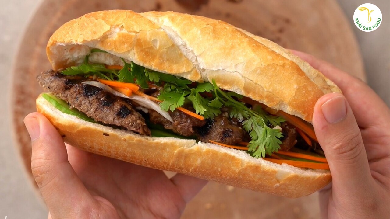 Bánh mì là sự lựa chọn của đông đảo nhiều bạn bè quốc tế khi đến Việt Nam