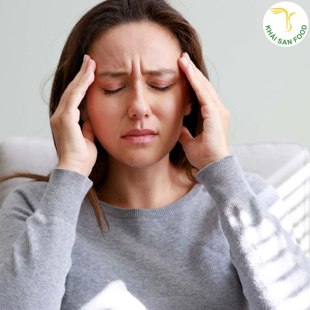 Người say thường gặp các triệu chứng khó chịu như chóng mặt, đau đầu,...