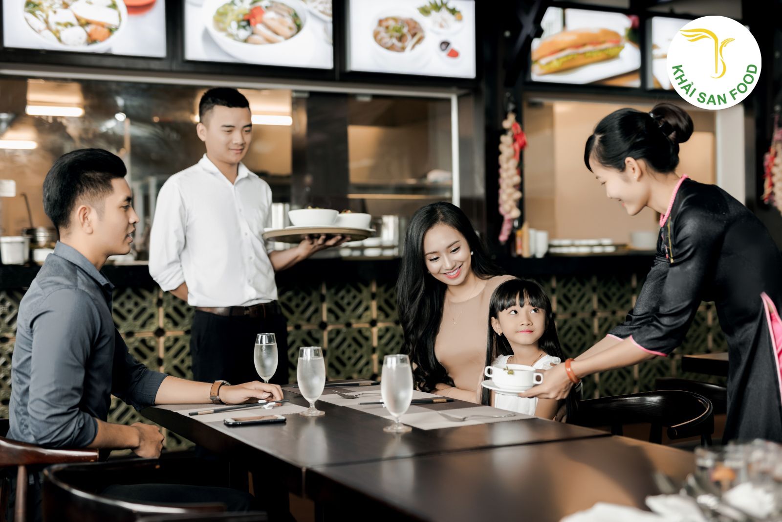 Đảm bảo tốt chất lượng phục vụ nhà hàng trước ngày khai trương 