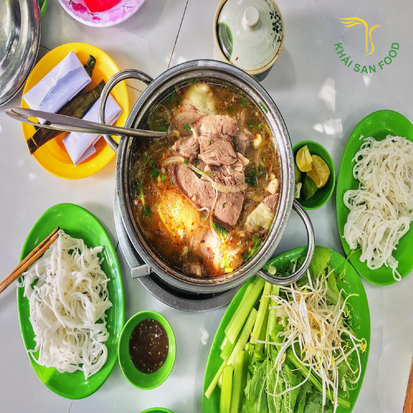 Lẩu bò thập cẩm