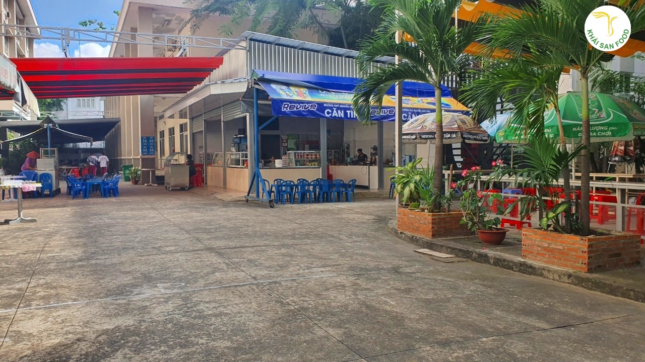 Căn tin phải có môi trường thông thoáng và đủ ánh sáng.
