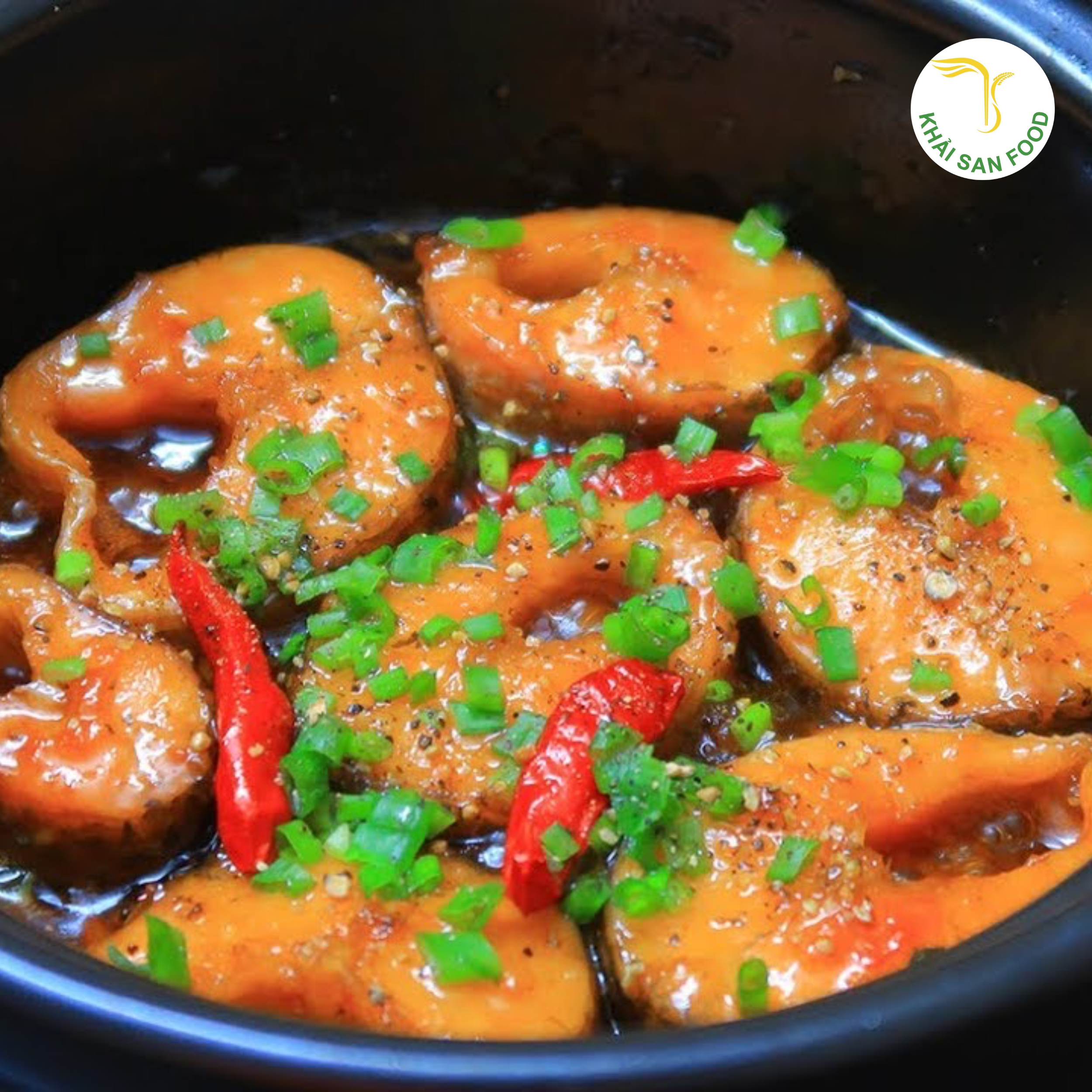 Cá kho là cách chế biến dân giả của nhiều gia đình Việt