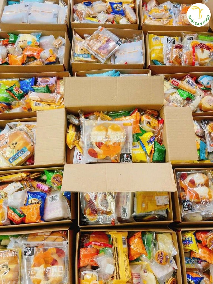 Vì sao bánh kẹo đồ ăn vặt lại “gây bão” trên TikTok & Shopee?