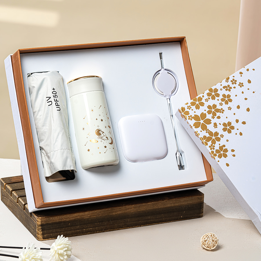 Quà Tặng Doanh Nghiệp Ý Nghĩa Gắn Kết Đối Tác Bền Vững