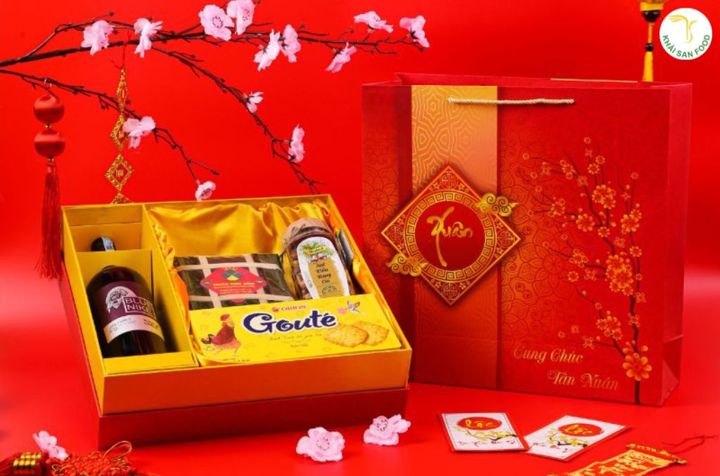 Khám phá quà Tết cho khách hàng với nhiều gợi ý quà Tết ý nghĩa cho khách hàng, giúp doanh nghiệp gửi trọn quà tri ân khách hàng tinh tế.