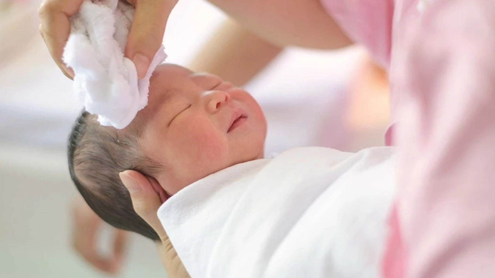 Cách Tắm Cho Trẻ Sơ Sinh Đúng Cách, An Toàn Cho Bé (Cập Nhật 2026)